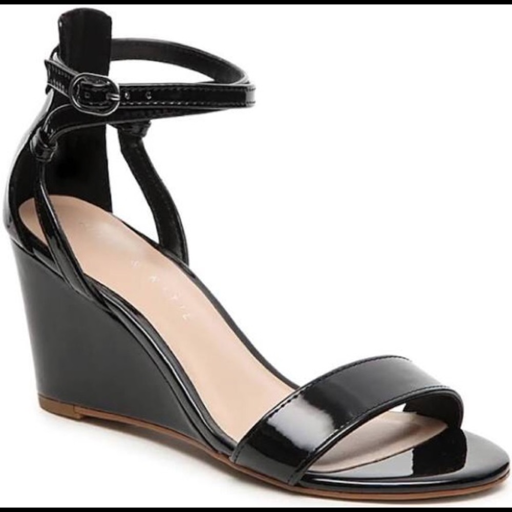NIB Kelly & Katie Tamra Wedge Heels Black Size 9.5